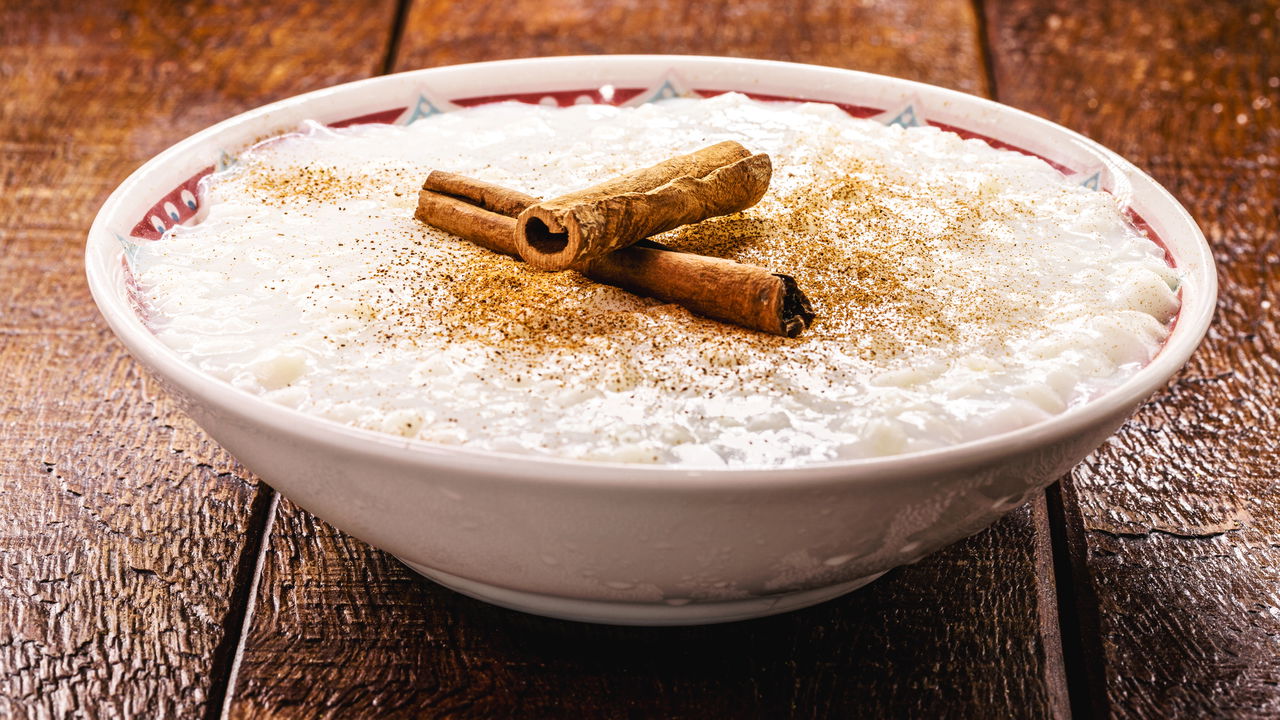 Receita de arroz doce cremoso que virou febre em 2025