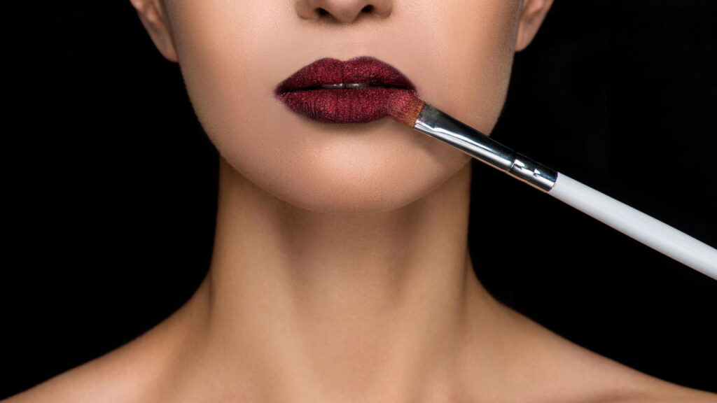Esse truque deixa o batom fosco e você não vai gastar nada