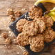 Faça biscoito de banana com aveia em 15 minutos