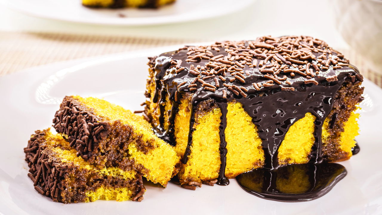 O recheio desse bolo vai apenas 3 ingredientes e vai mudar tudo o que você sabe sobre doces