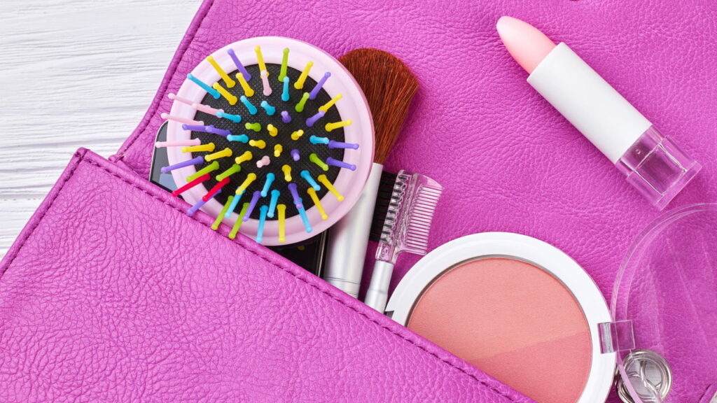 Como montar uma nécessaire minimalista para o dia a dia