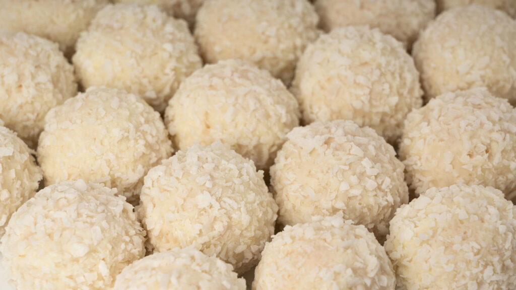 Receita de brigadeiro com coco que salva a sobremesa
