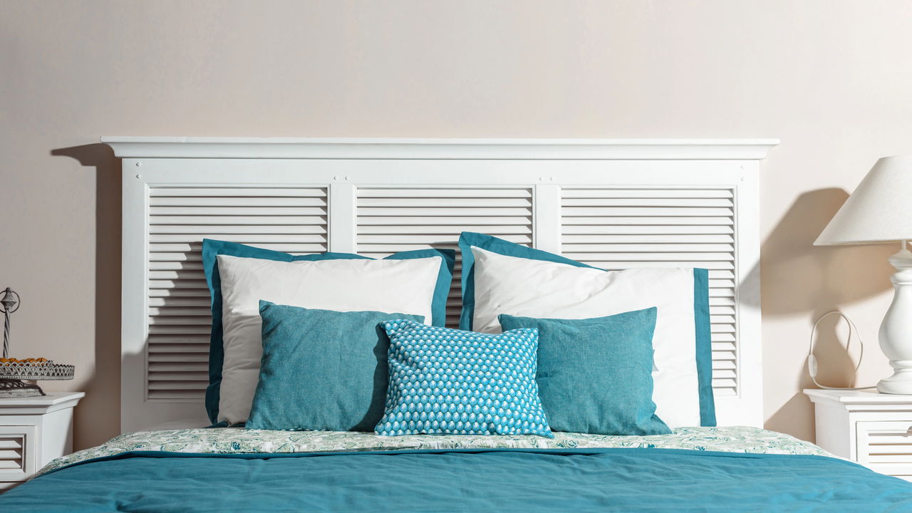 Como decorar a parede atrás da cama e transformar o quarto