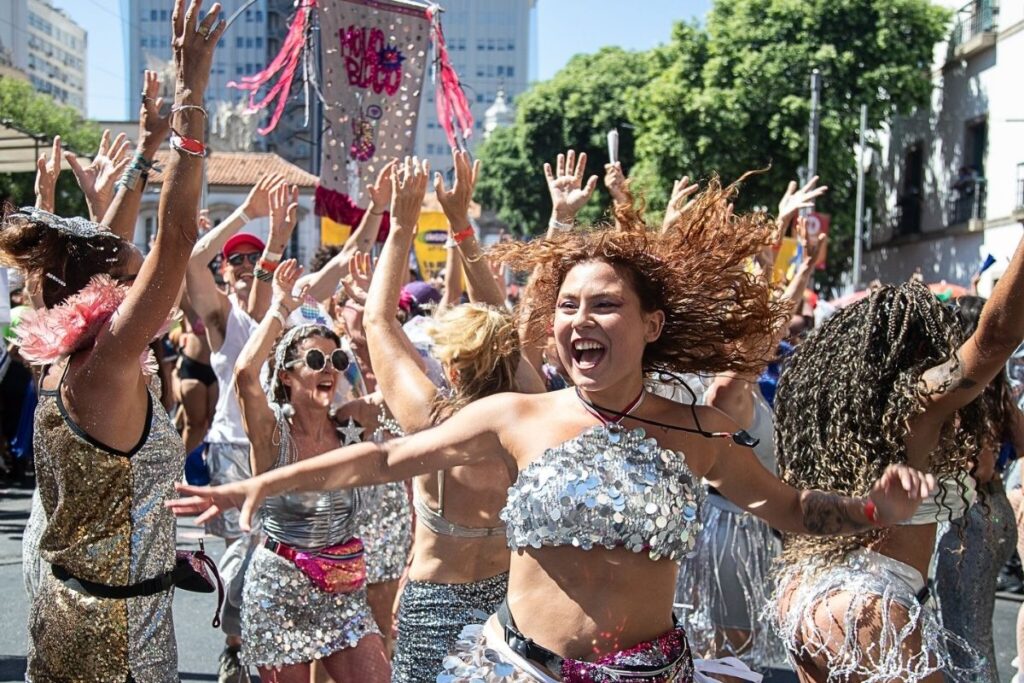 Carnaval de Rua 2026: inscrições para blocos começam em 15 de agosto
