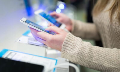 Três celulares intermediários que parecem top de linha