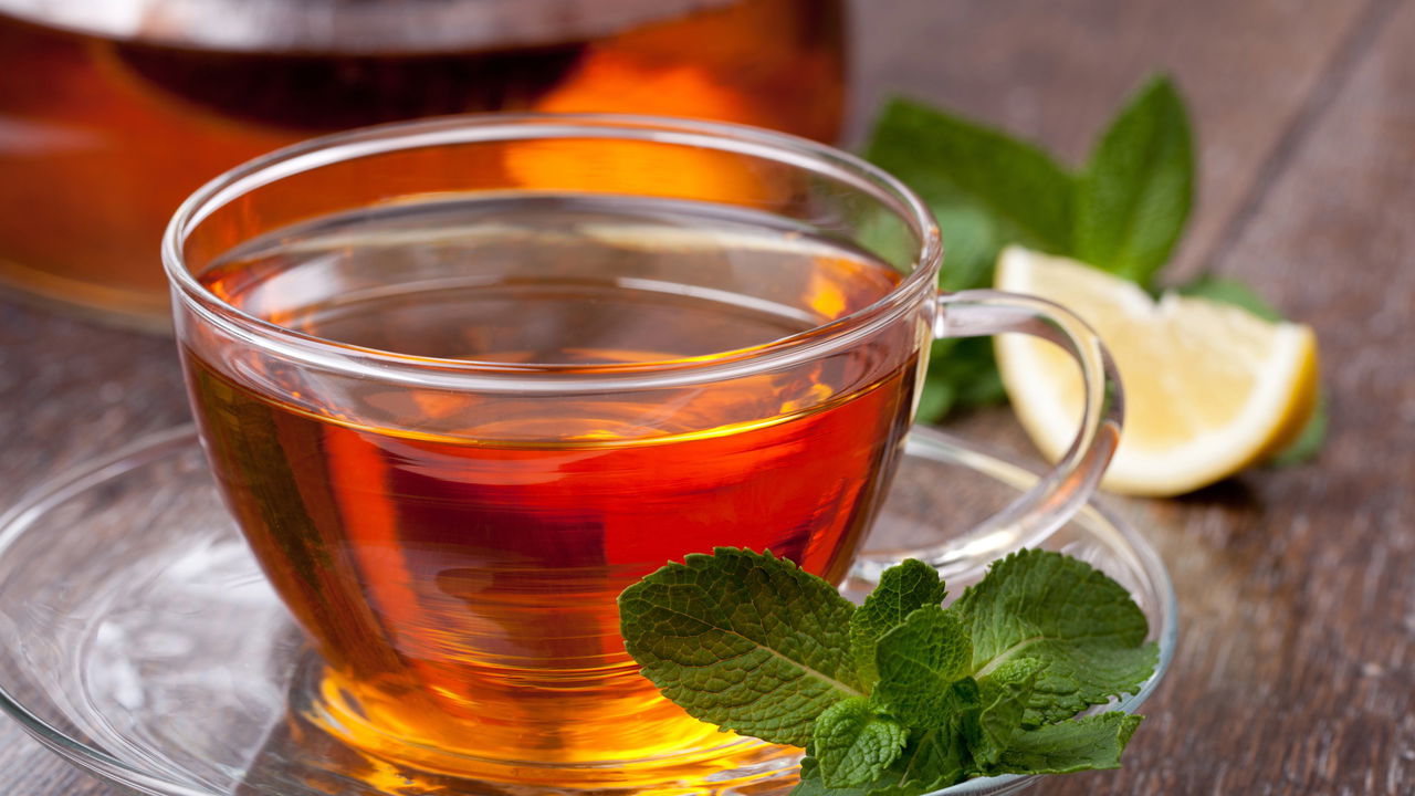 Chá poderoso que alivia dores de cabeça rápido