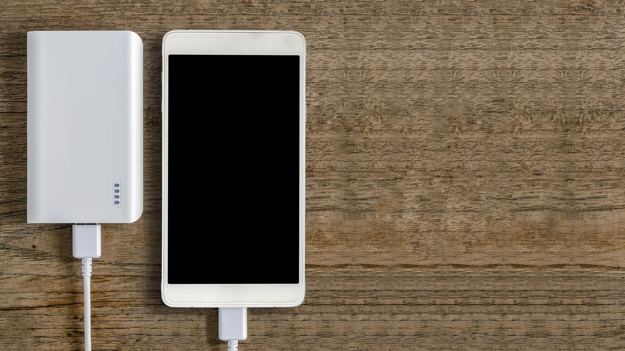 Nunca carregue seu celular na cama