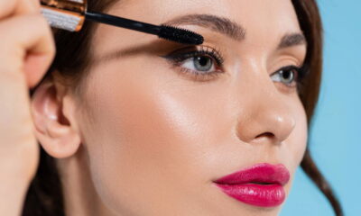 Produto de beleza famoso está mudando a cor dos olhos de quem usa