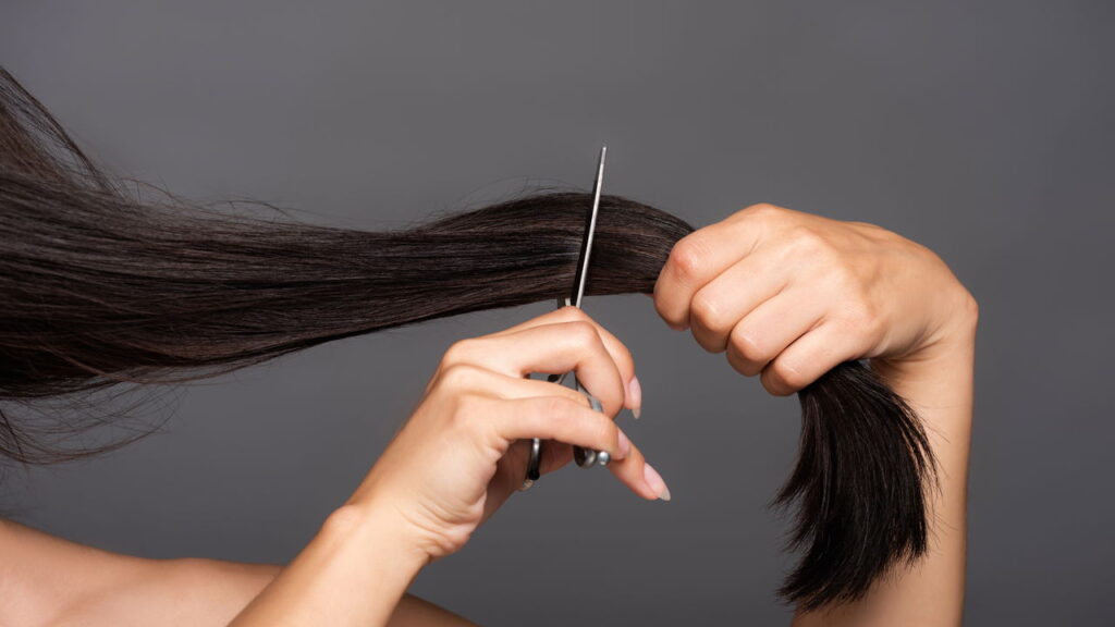Cortes de cabelo que rejuvenescem marcam tendência em 2025