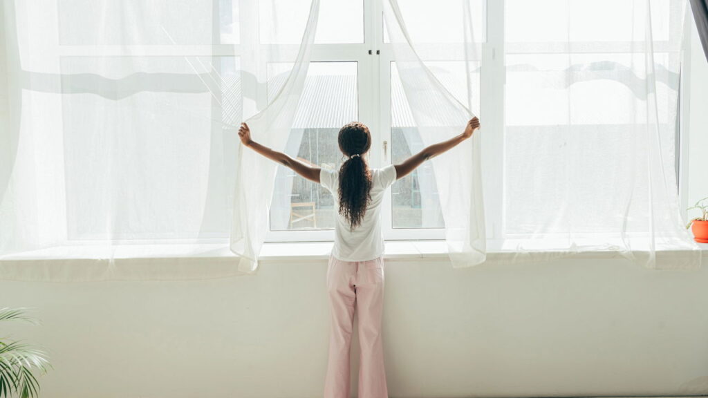 O truque que deixa cortinas sempre lisas