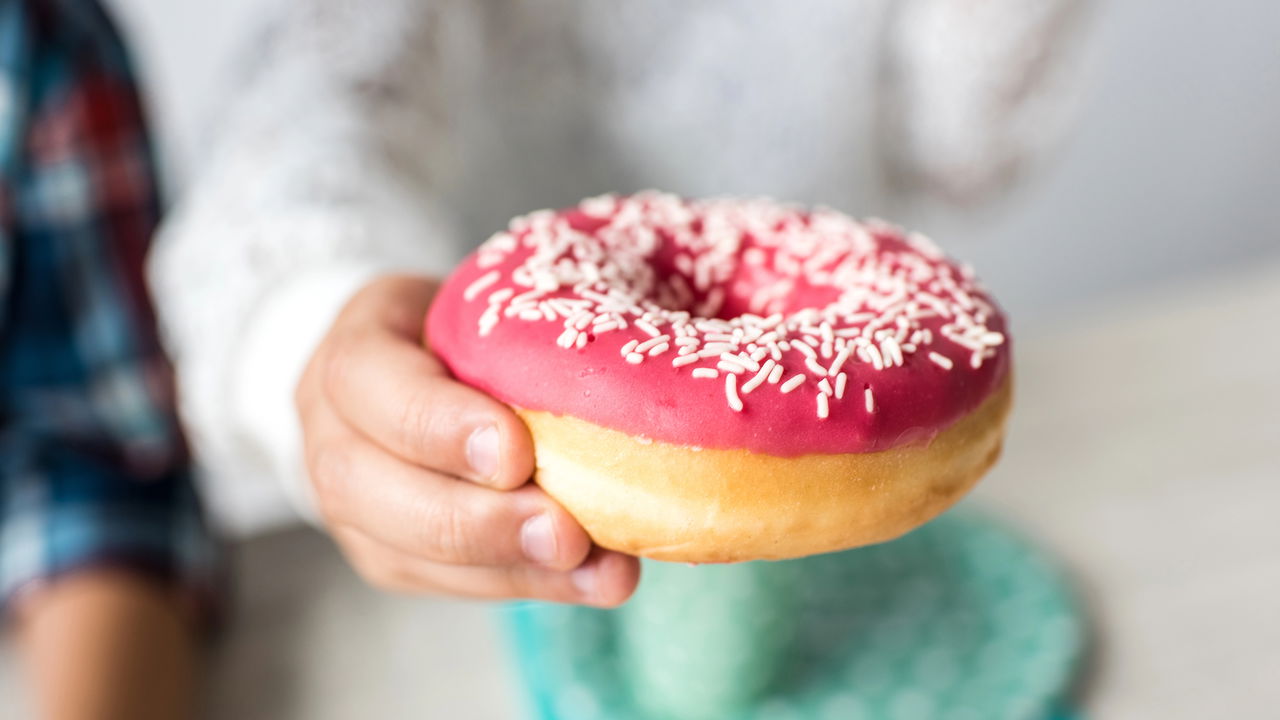 O donut mais fofo e saboroso que você vai comer hoje está nessa receita