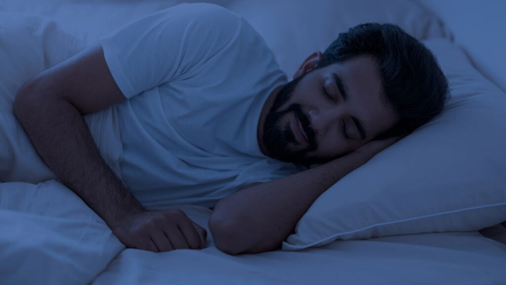 Sono depois dos 50 não precisa ser ruim: 6 hábitos noturnos que ajudam a acordar mais descansado