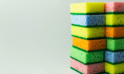 Função de cada cor de esponja e como evitar danos nos utensílios