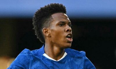 Estevão em campo pelo Palmeiras