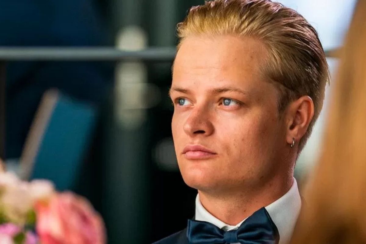 Filho da princesa da Noruega é acusado de 32 crimes, incluindo estupros