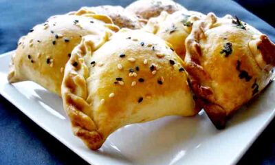 Empanada é delícia na gastronomia latina no sabor doce ou salgado