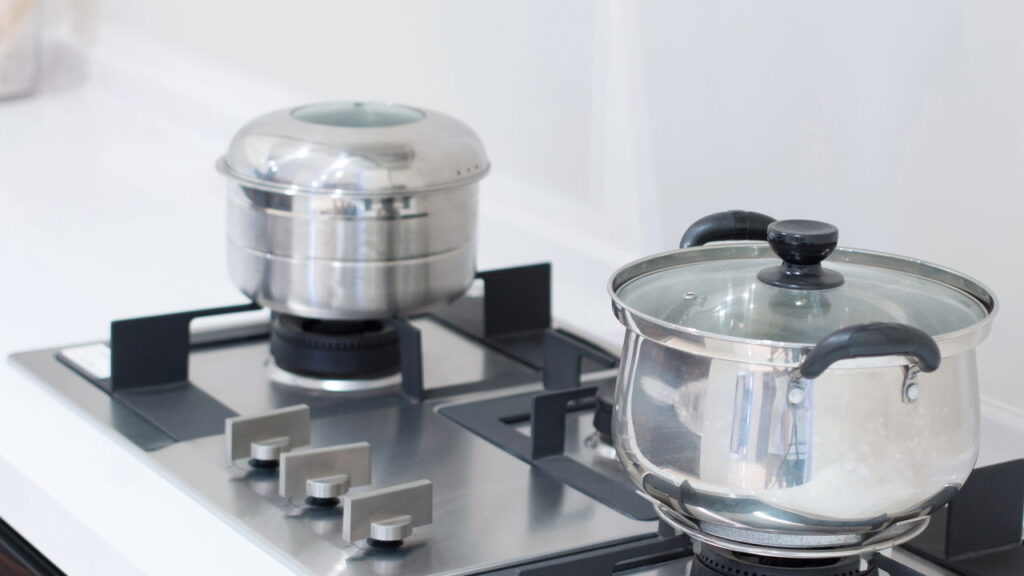 Limpeza eficiente de fogão de inox sem arranhões ou manchas