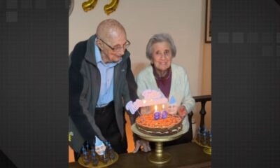 Avô de 99 anos se emociona com surpresa para sua companheira de 97
