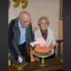 Avô de 99 anos se emociona com surpresa para sua companheira de 97