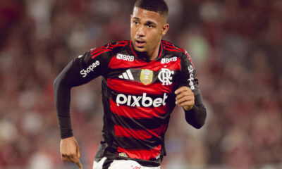 SAMUEL LINO - Animado pela convocação para Seleção, buscou a velocidade e o drible na construção das jogadas. No entanto, encontrou uma defesa bem fechada do Tricolor. Boa capacidade de movimentação. NOTA 6.5 -