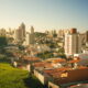 O que faz cada vez mais pessoas trocarem a capital por esta cidade do interior paulista