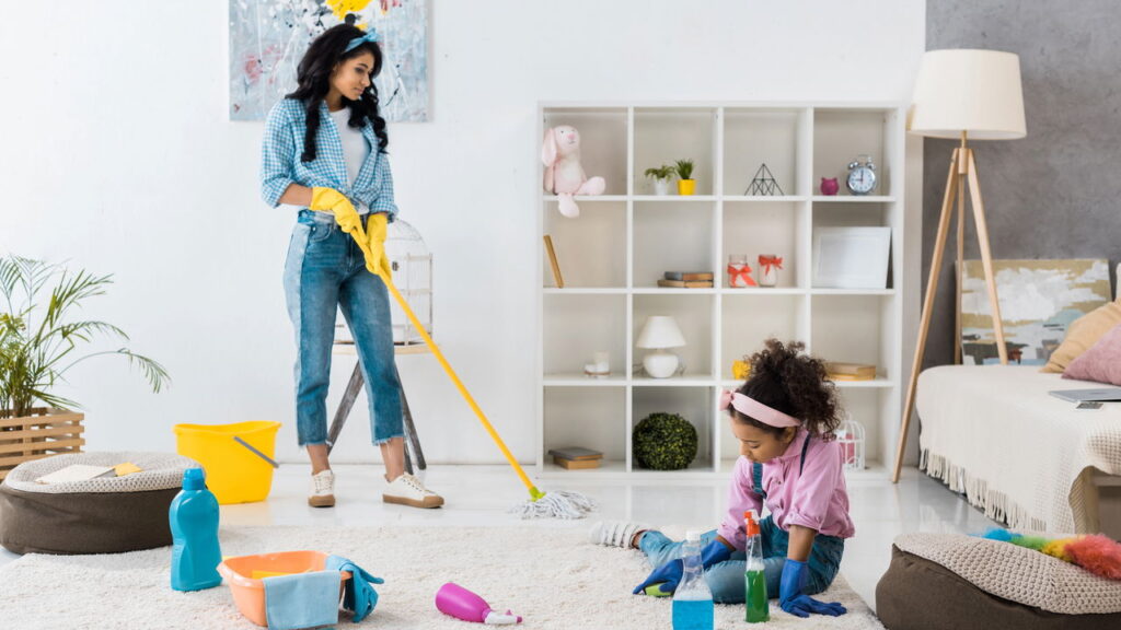 Soluções caseiras deixam o chão limpo e com aroma agradável