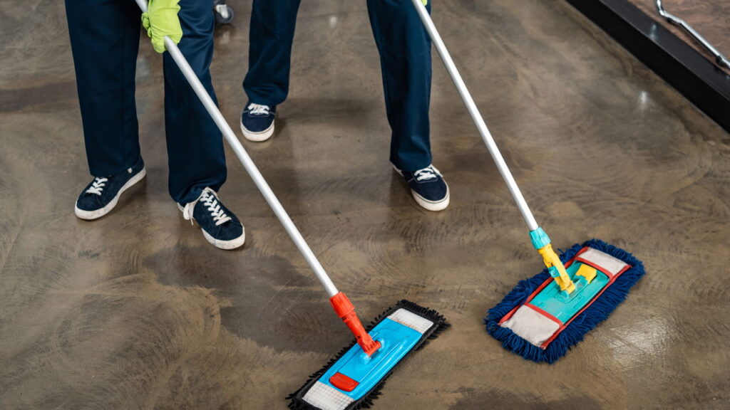 Segredos para limpar o chão de cada tipo de piso sem estragar