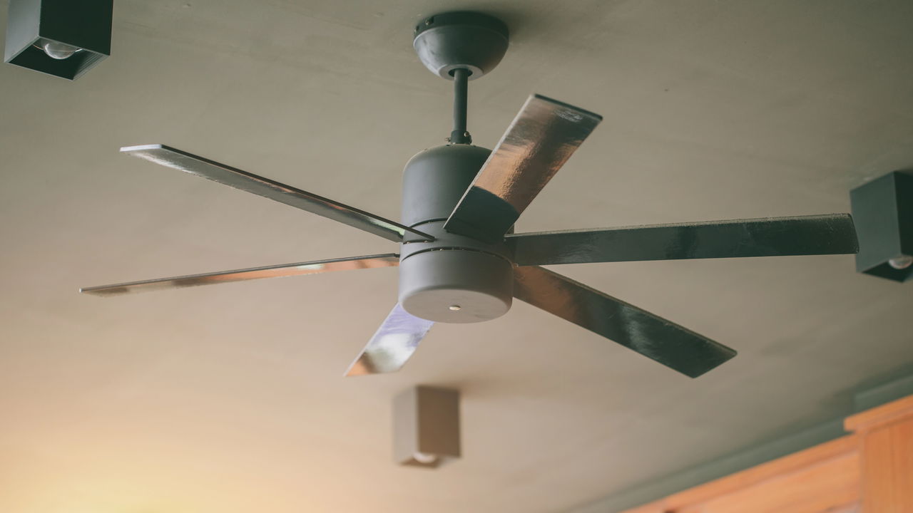 Como limpar ventilador de teto sem riscos e com eficácia