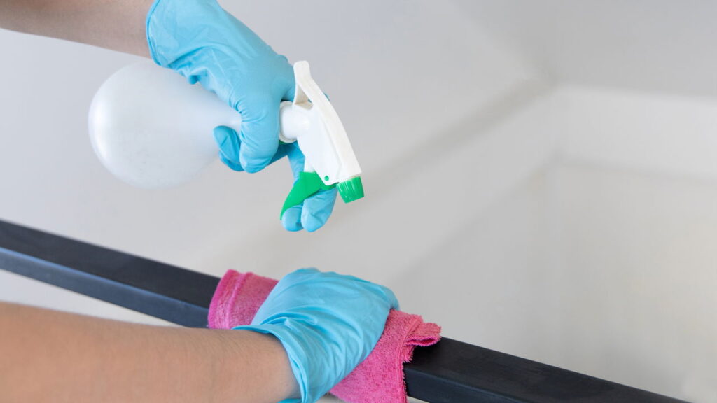 Uso combinado de álcool 70% e multiuso otimiza a higienização