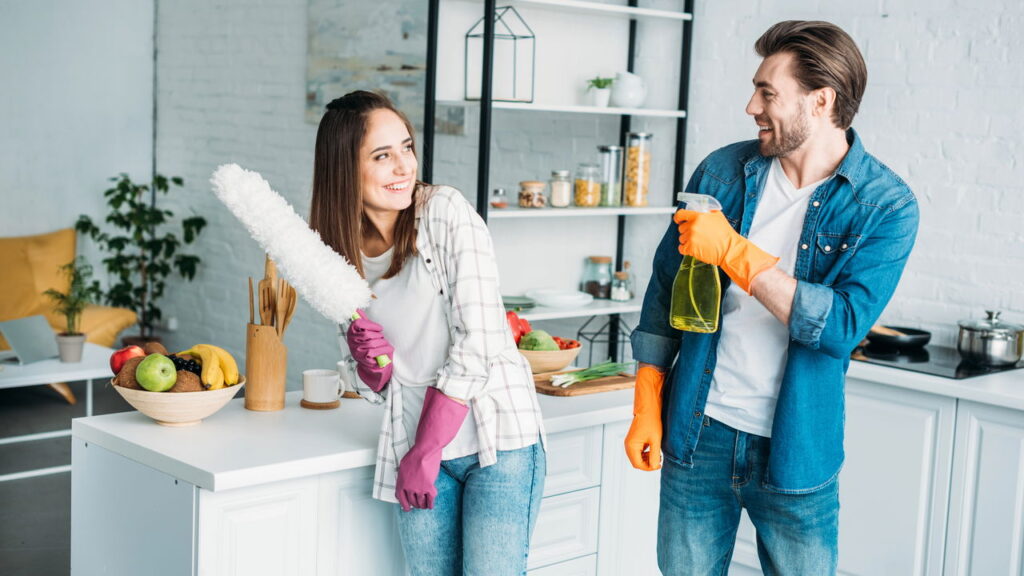 Limpeza detalhada da cozinha evita germes em áreas escondidas