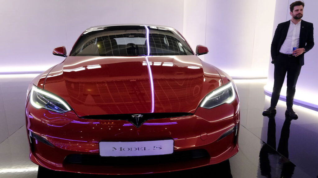 Este carro incrível chega a 100 km/h em menos de 2 segundos