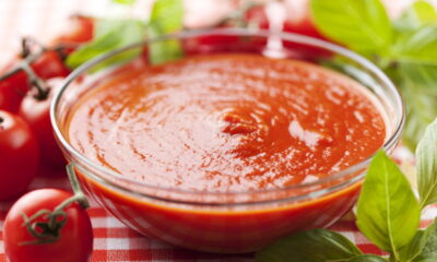 O molho de tomate caseiro que dura semanas sem estragar