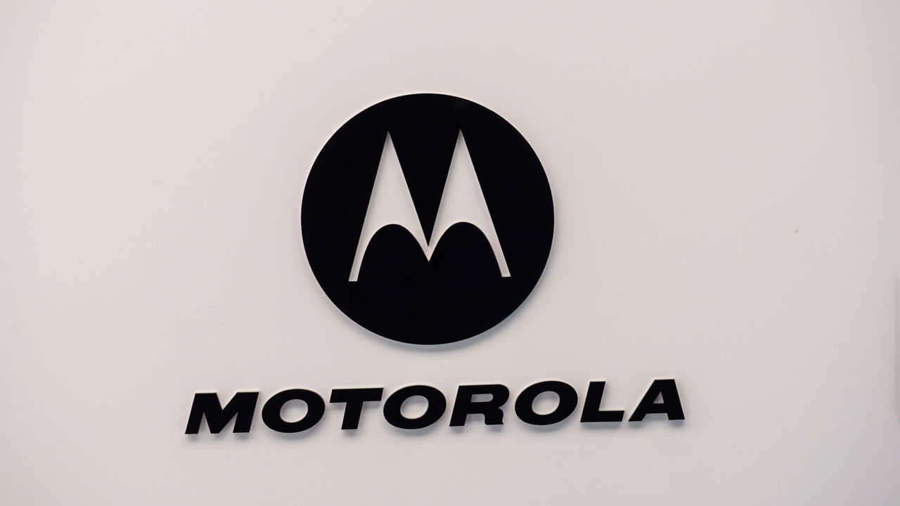 Motorola ativa modo climático que altera visual da tela