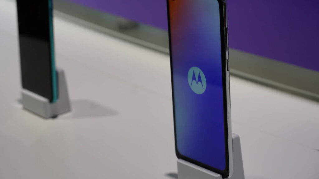 Motorola ativa modo que avisa se alguém printa sua conversa