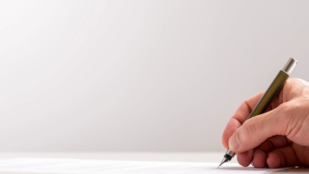 Técnicas para tirar manchas de caneta da parede com segurança