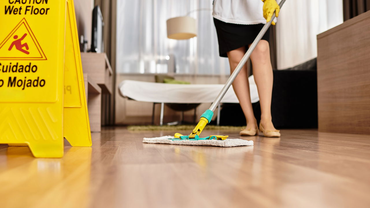 Truques simples mantêm o brilho dos pisos por mais tempo