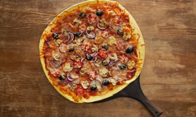 Pizza caseira mais crocante que a do forno a lenha