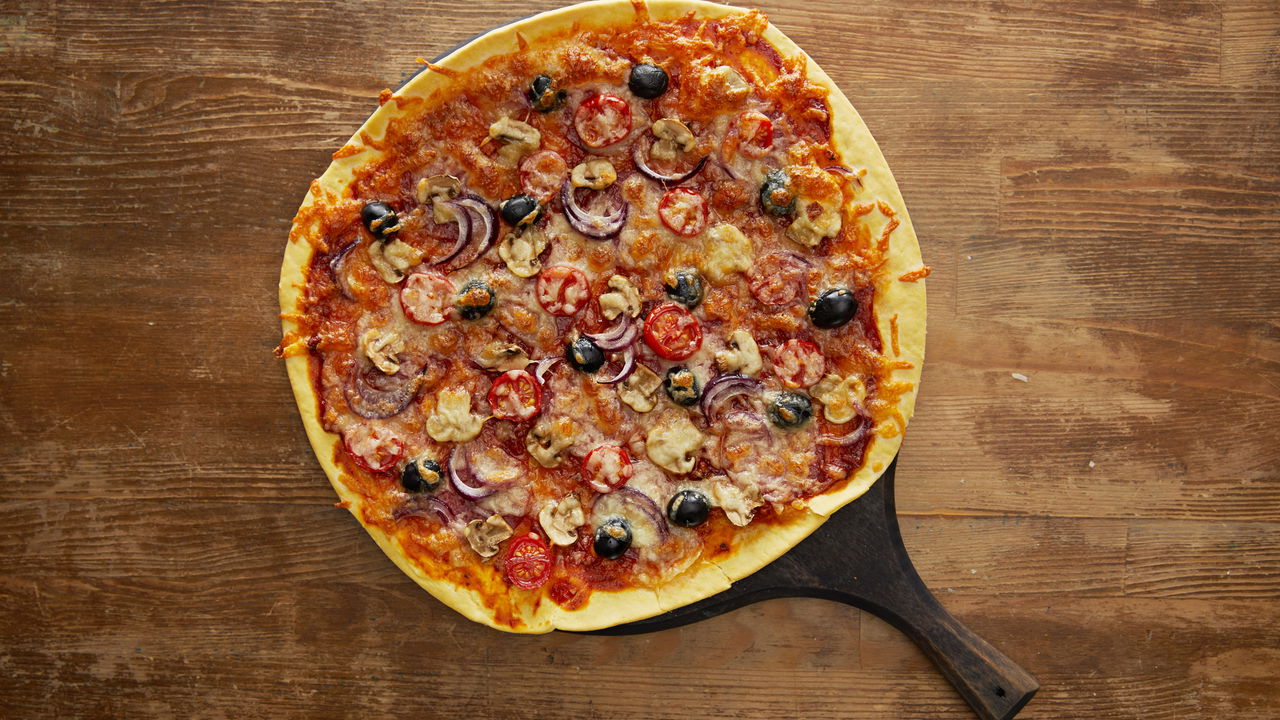 Pizza caseira mais crocante que a do forno a lenha