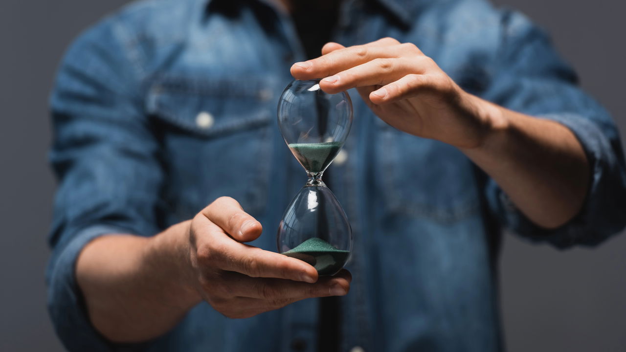 Hábitos que parecem produtivos, mas atrasam sua vida