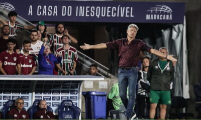 Renato Gaúcho à beira do campo pelo Fluminense