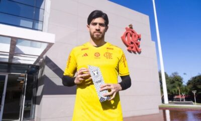 Goleiro Rossi melhor de julho