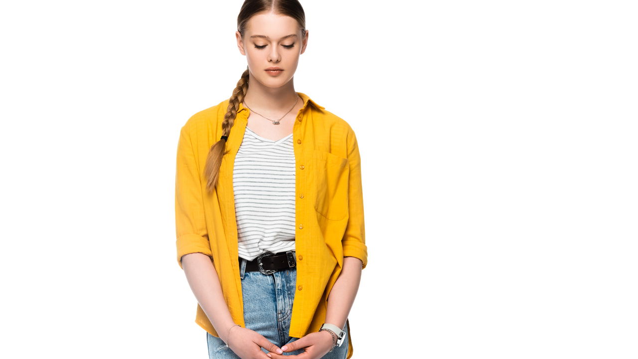 Passo a passo mostra como fazer trança embutida sozinha