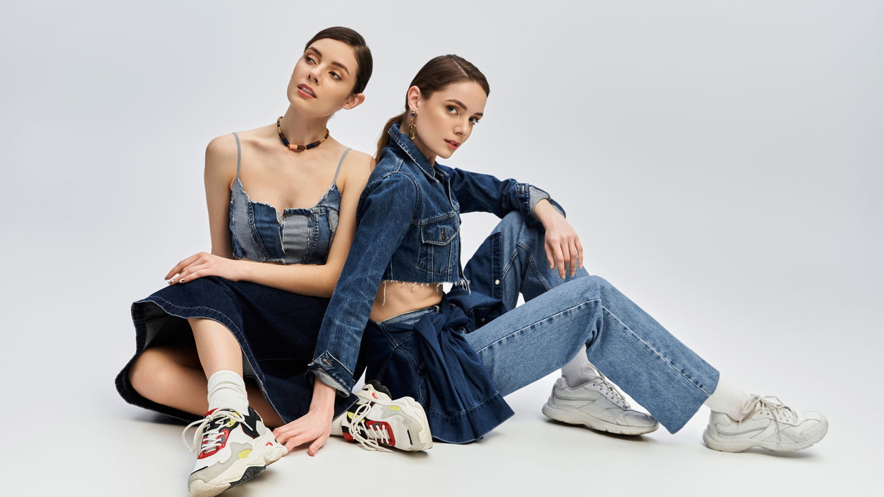 Como usar tênis em looks que vão do casual ao sofisticado