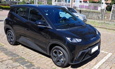 Carro elétrico da BYD combina preço acessível, tecnologia e autonomia