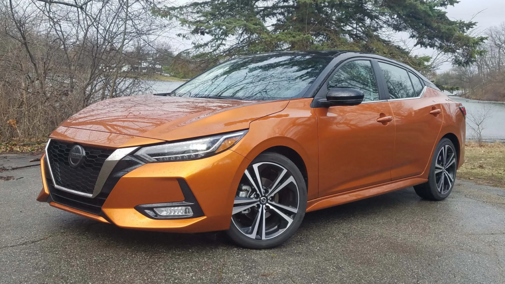 Comparativo entre Sentra ou Corolla em conforto, economia e custo-benefício