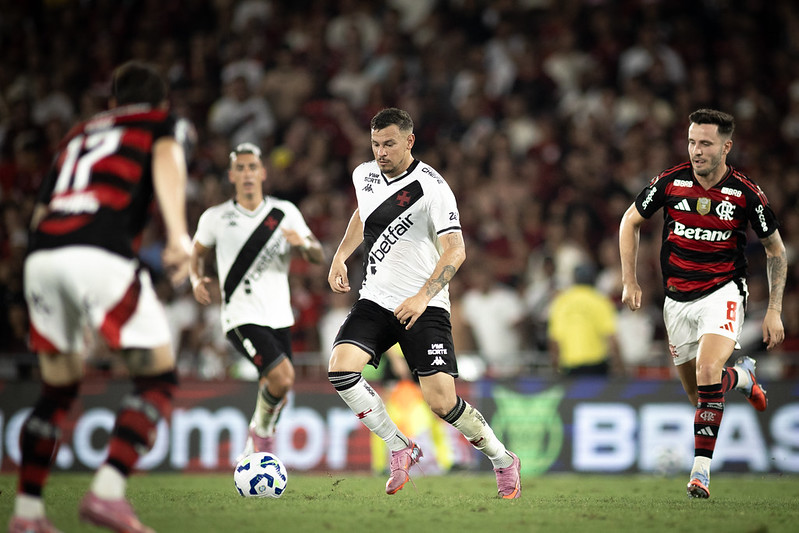 Hugo Moura. Vasco da Gama x Flamengo pelo Campeonato Brasileiro realizado no Estádio do Maracanã em 21 de Setembro de 2025. Fotos: Matheus Lima/Vasco.