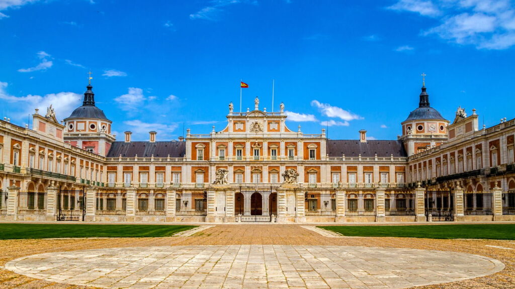 A cidade espanhola que une luxo histórico e natureza exuberante