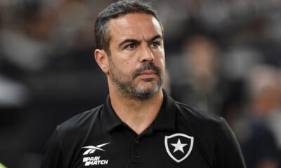 Braga aciona a FIFA e pressiona Botafogo por dívida na saída de Artur Jorge