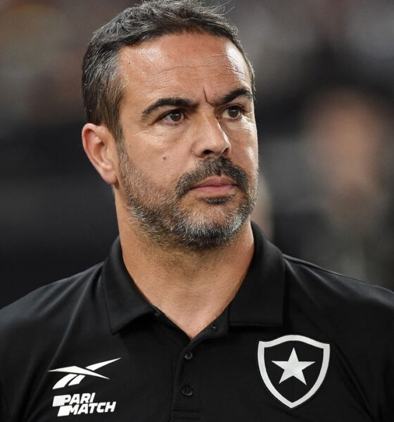 Braga aciona a FIFA e pressiona Botafogo por dívida na saída de Artur Jorge