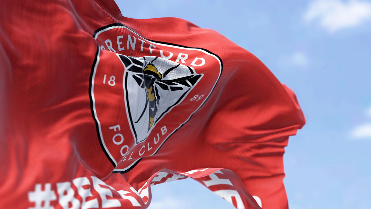 Brentford empata com Chelsea em jogo decidido nos acréscimos